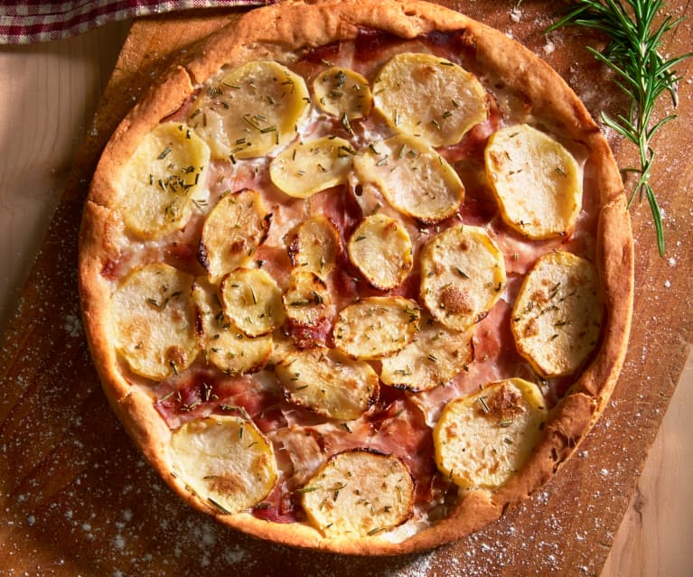 Pizza de gorgonzola, jamón y patata (sin gluten)