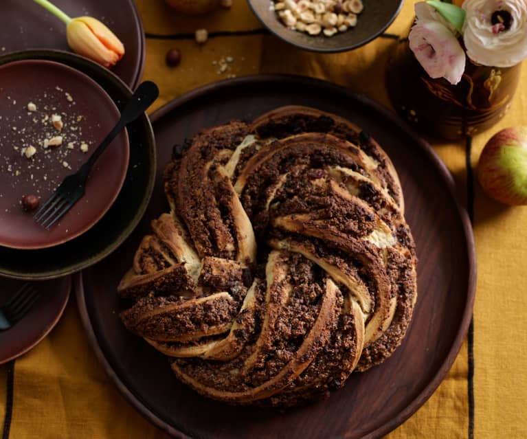 Entrançado de avelã, chocolate, maçã e passas