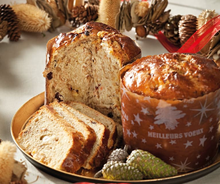 Panettone con nueces, arándanos y chocolate blanco