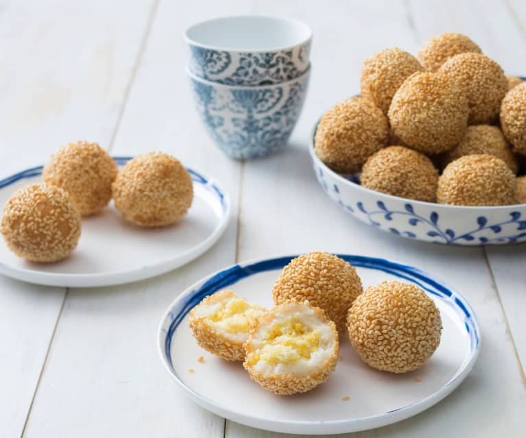 Banh ran (sesame balls) - Cookidoo® – the official Thermomix® recipe  platform