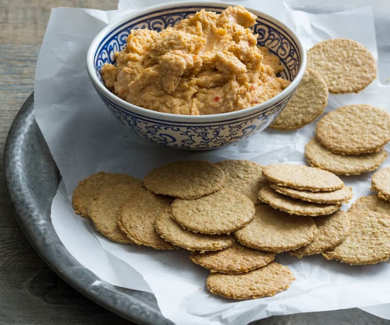 Oatcakes with Moroccan hommus