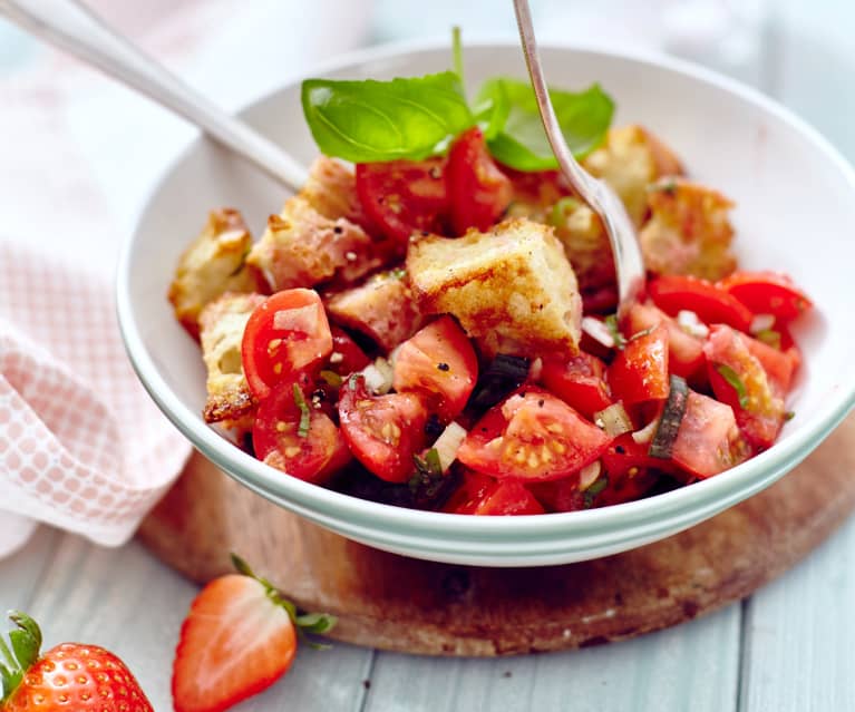 Panzanella mit Erdbeerdressing