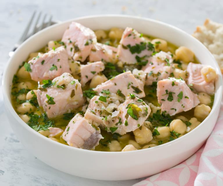 Garbanzos en salsa verde con salmón - Cookidoo® – la plataforma de recetas  oficial de Thermomix®