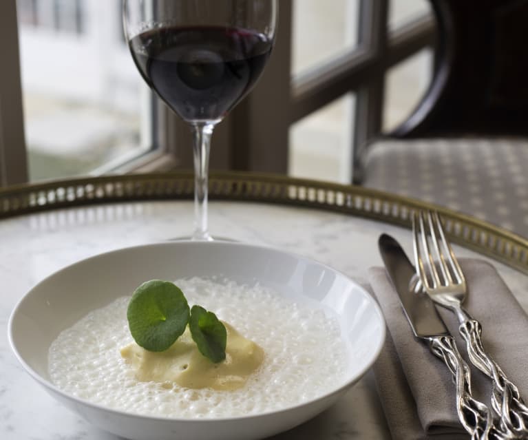 Ravioles de volaille des Landes aux asperges blanches et morilles