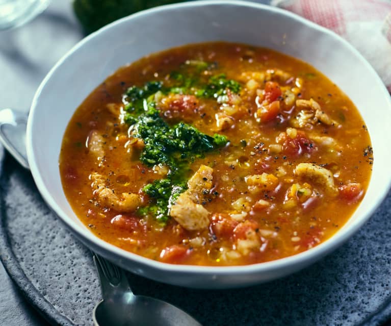 Minestrone mit Kräuterpesto und Putenbrust