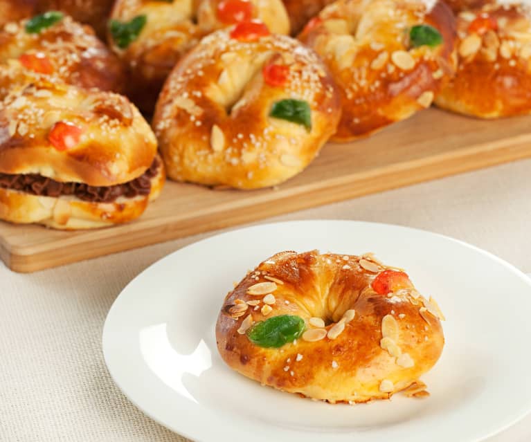 Miniroscón de Reyes (Spanish King’s Cakes)