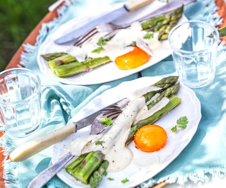 Asperges en sabayon, œuf mariné au soja