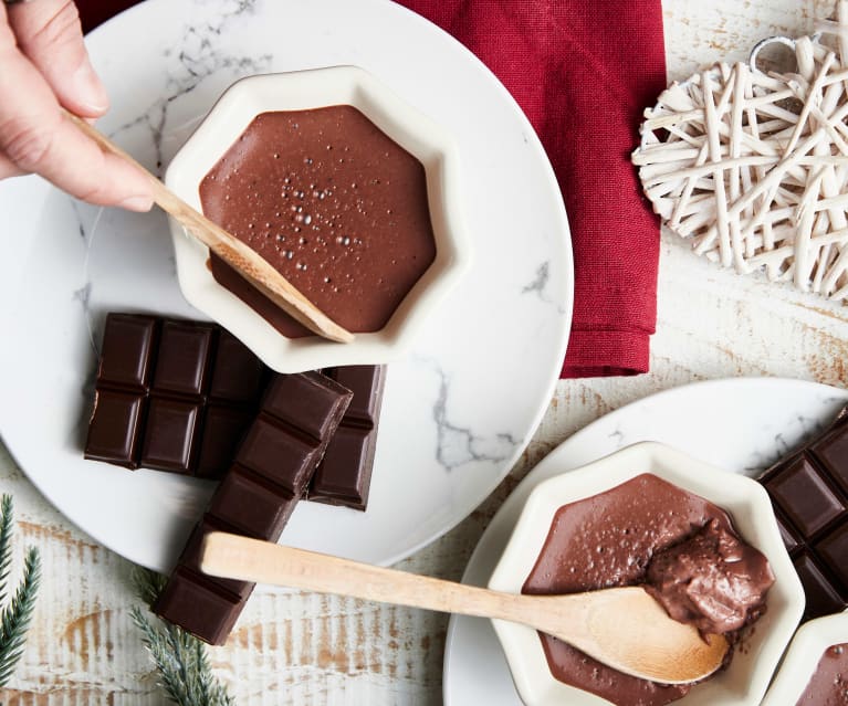 Petits pots de crème au chocolat et au lait végétal de noisettes