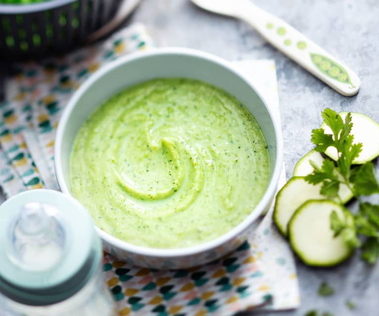 Brokkoli, Erbsen, Zucchini und Koriander Püree