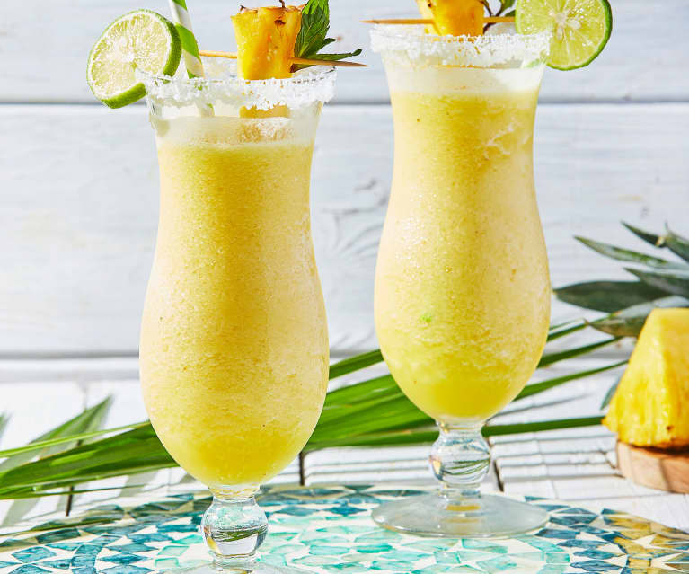 Cóctel de piña dorada