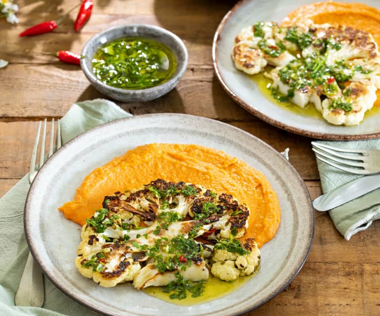 Coliflor a la plancha con puré de judías blancas