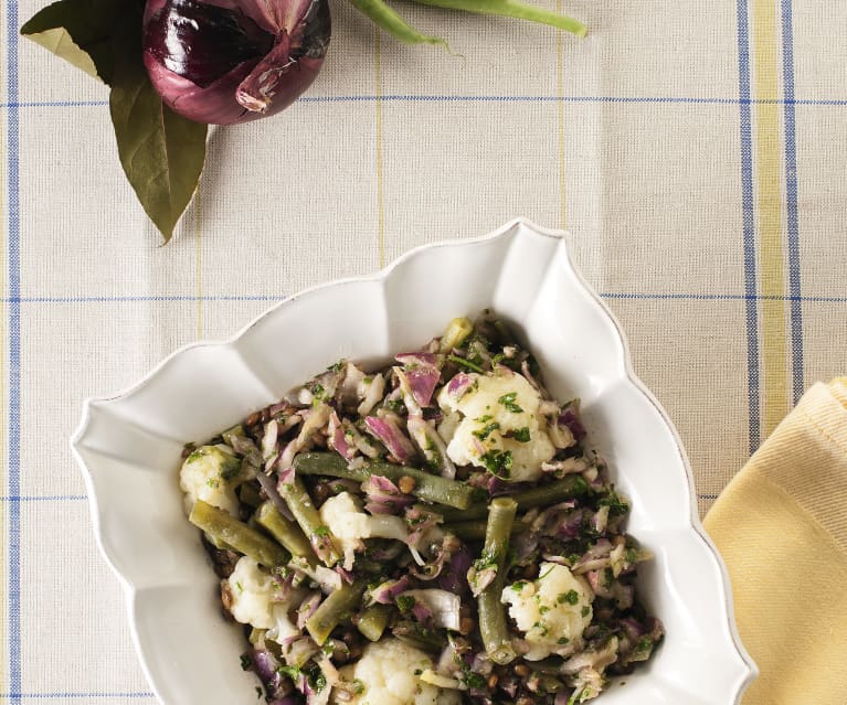 Ensalada templada de lentejas, coliflor y judías