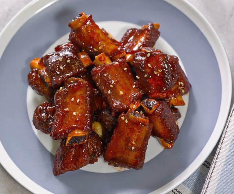 Gu lao rou (sweet and sour pork ribs)