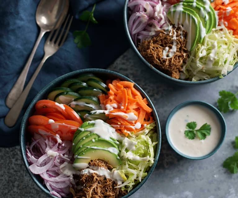 Buddha Bowl mit Pulled Chicken