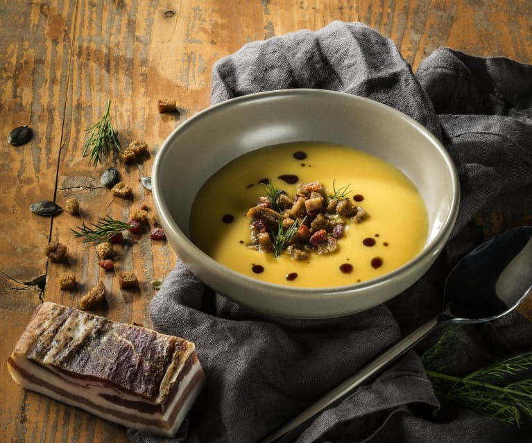 Kürbissuppe mit Speck und Brotwürfeln - Cookidoo® – das offizielle ...