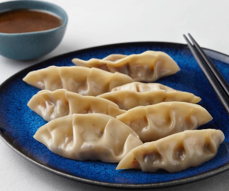 Gyozas de legumes com emulsão de soja e balsâmico