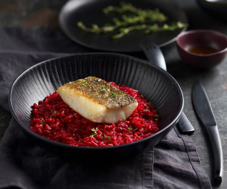 Bacalhau em sous-vide com risoto de beterraba e limão