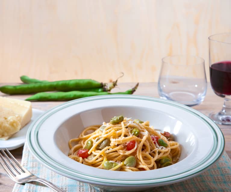 Spaghetti con pecorino e fave