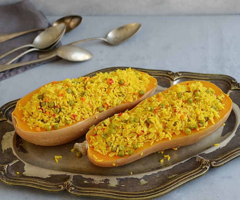 Calabaza rellena con arroz y verduras