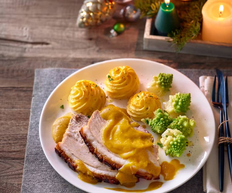 Glasierter Schinkenbraten mit Herzoginkartoffeln und Romanesco ...