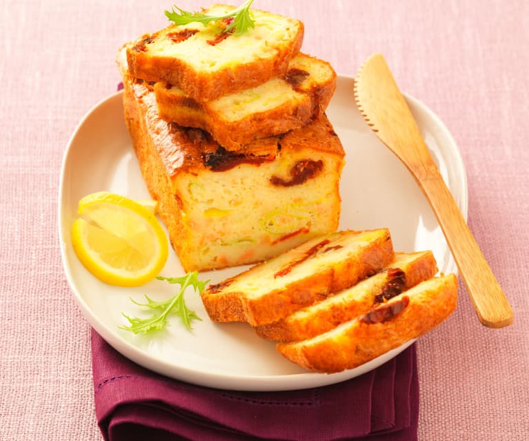 Cake de saumon, poireau et tomates confites