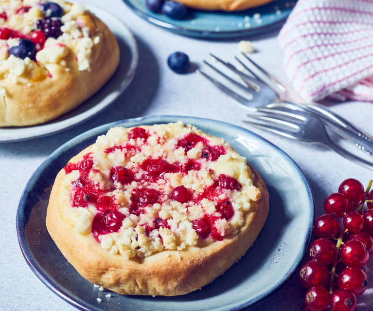 Streuseltaler mit Johannisbeer-Quark-Füllung - Cookidoo® – the official ...