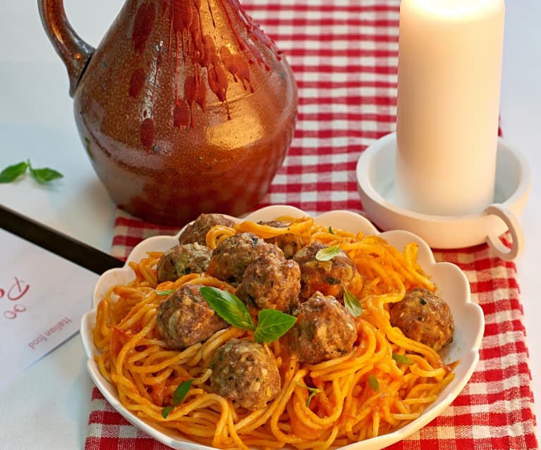 Spaghetti aux boulettes de viande... sous un ciel d'Italie