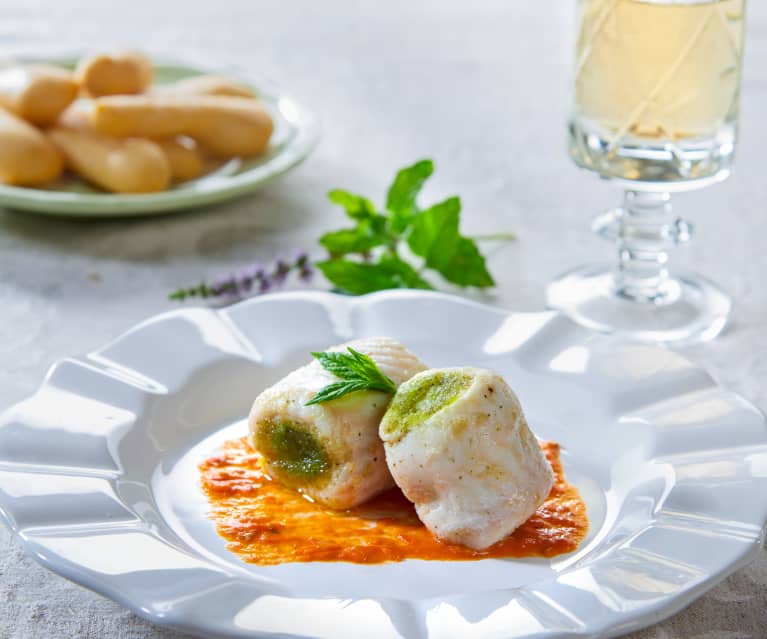 Involtini di pesce spatola con crema di pomodorini e menta