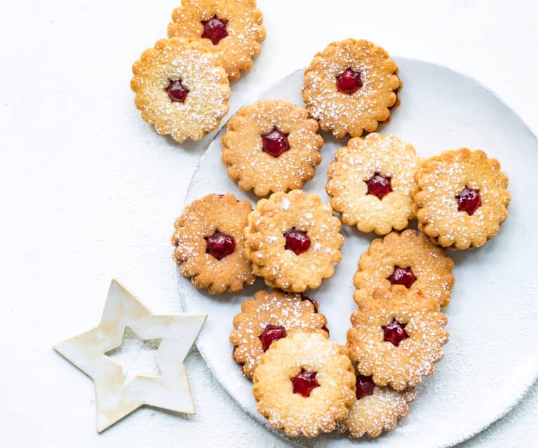 Biscuits sablés à la confiture de framboises