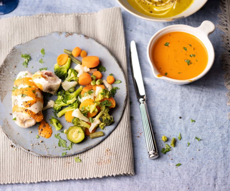 Menú: Crema de verduras. Pollo con ensaladilla y salsa de piquillos