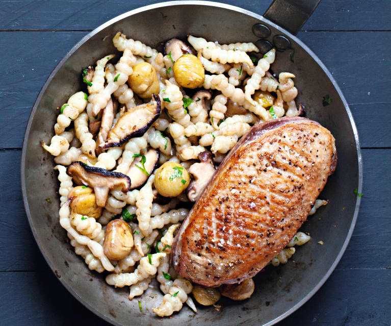 Poêlée de crosnes aux shitakés, magret au poivre