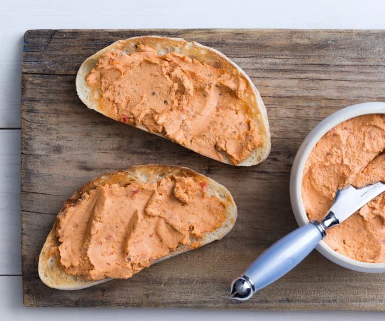 Creamy sun-dried tomato dip