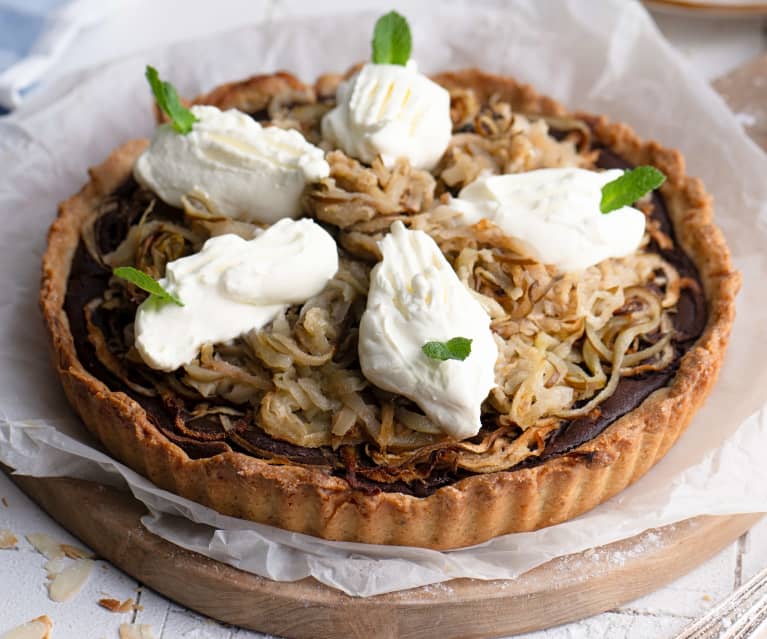 Tarte au chocolat avec spaghetti de poire