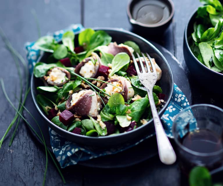 Salade de tranches de magret roulées au chèvre