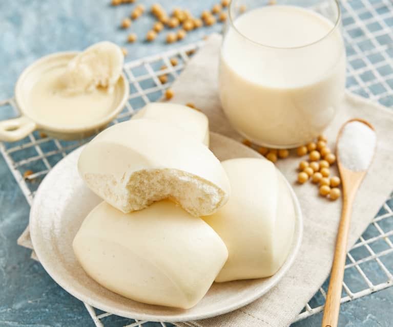 Soy milk and Mantou buns