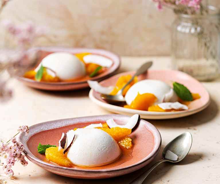 Kokos Panna Cotta mit karamellisierten Orangen