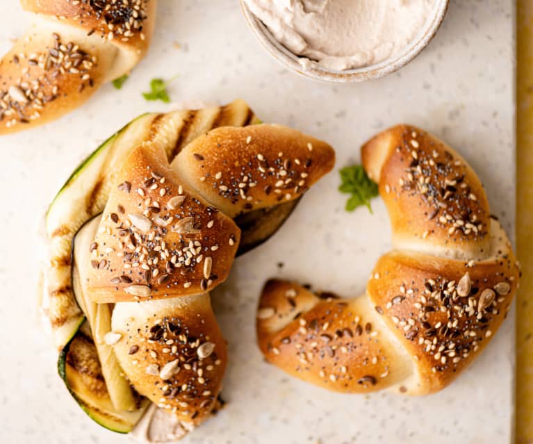 Croissants con mousse de atún