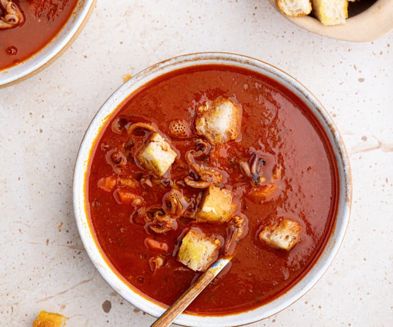 Sopa de calamar a la paprika con crutones TM6