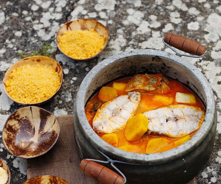 Fish stew with cassava flour (Muzongué com musseque) - Cookidoo ...