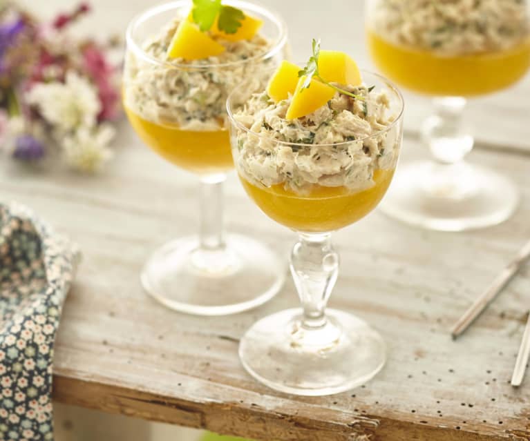 Verrine de gelée de pêche au thon et fines herbes