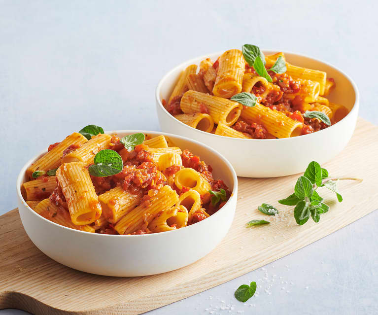 Rigatoni mit Peperoni-Sauce