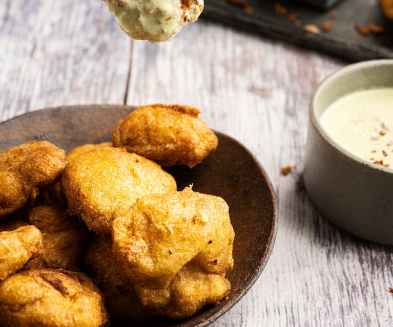 Nuggets de pollo y dip de queso parmesano