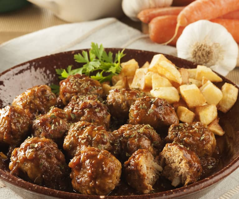 Albóndigas en salsa española para dos