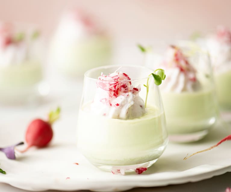 Verrine bicolore aux radis et fromage de chèvre