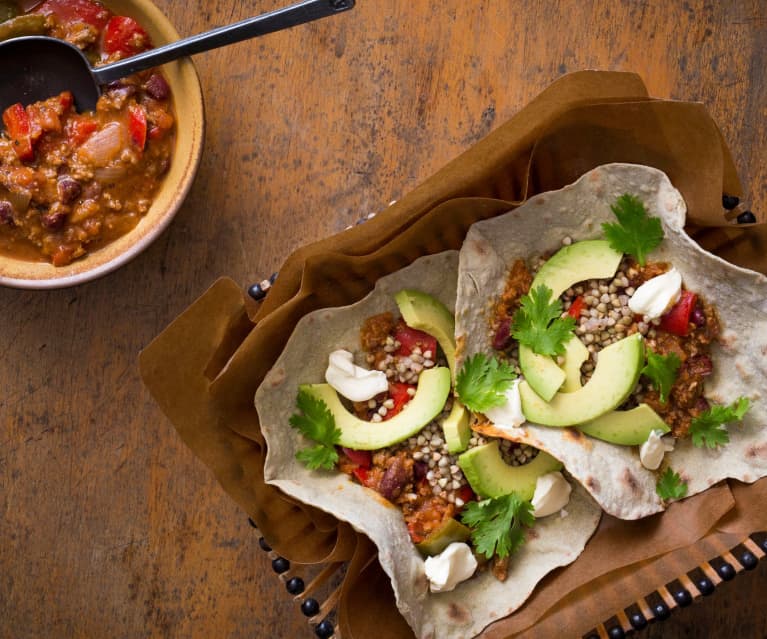 Spelt and buckwheat tortillas with chilli con carne