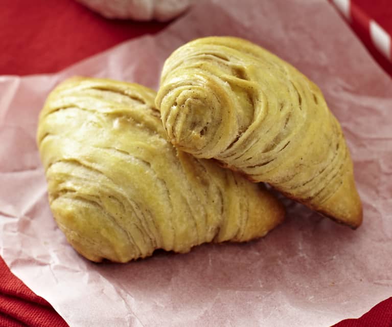 Knusperhörnchen with Semolina and Apricot Filling