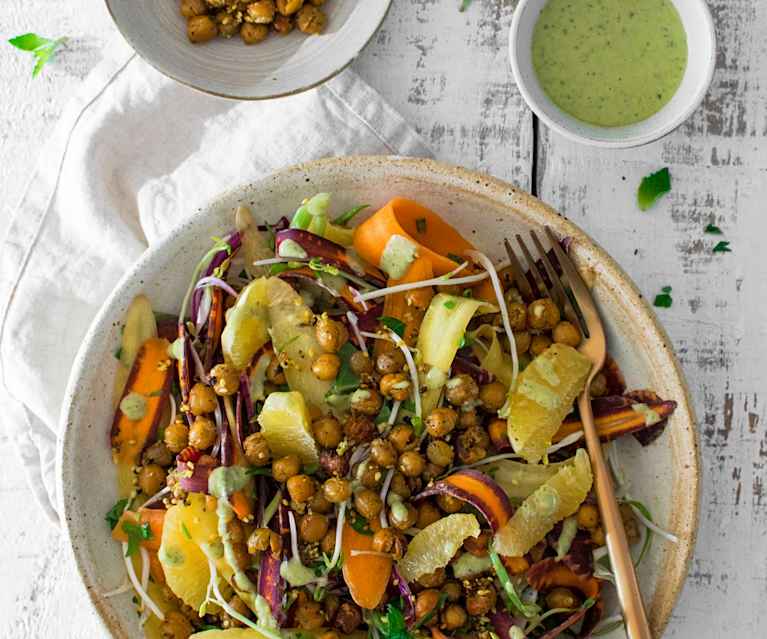 Ensalada de zanahoria y garbanzos crocantes