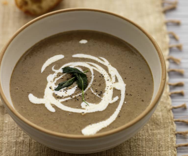 Suppe med svampe og cannellini bønner