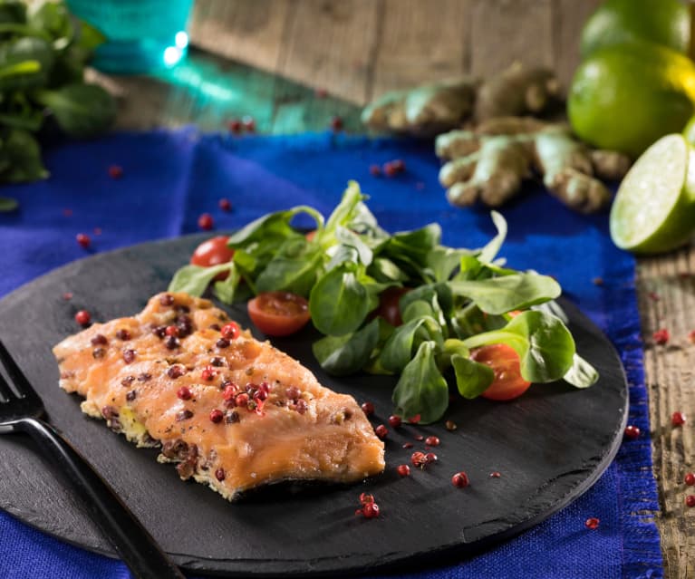 Salmone sottovuoto aromatizzato al lime e zenzero