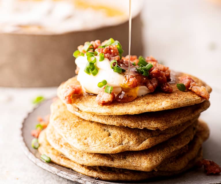 Porridge carote e cocco con pancake integrali salati